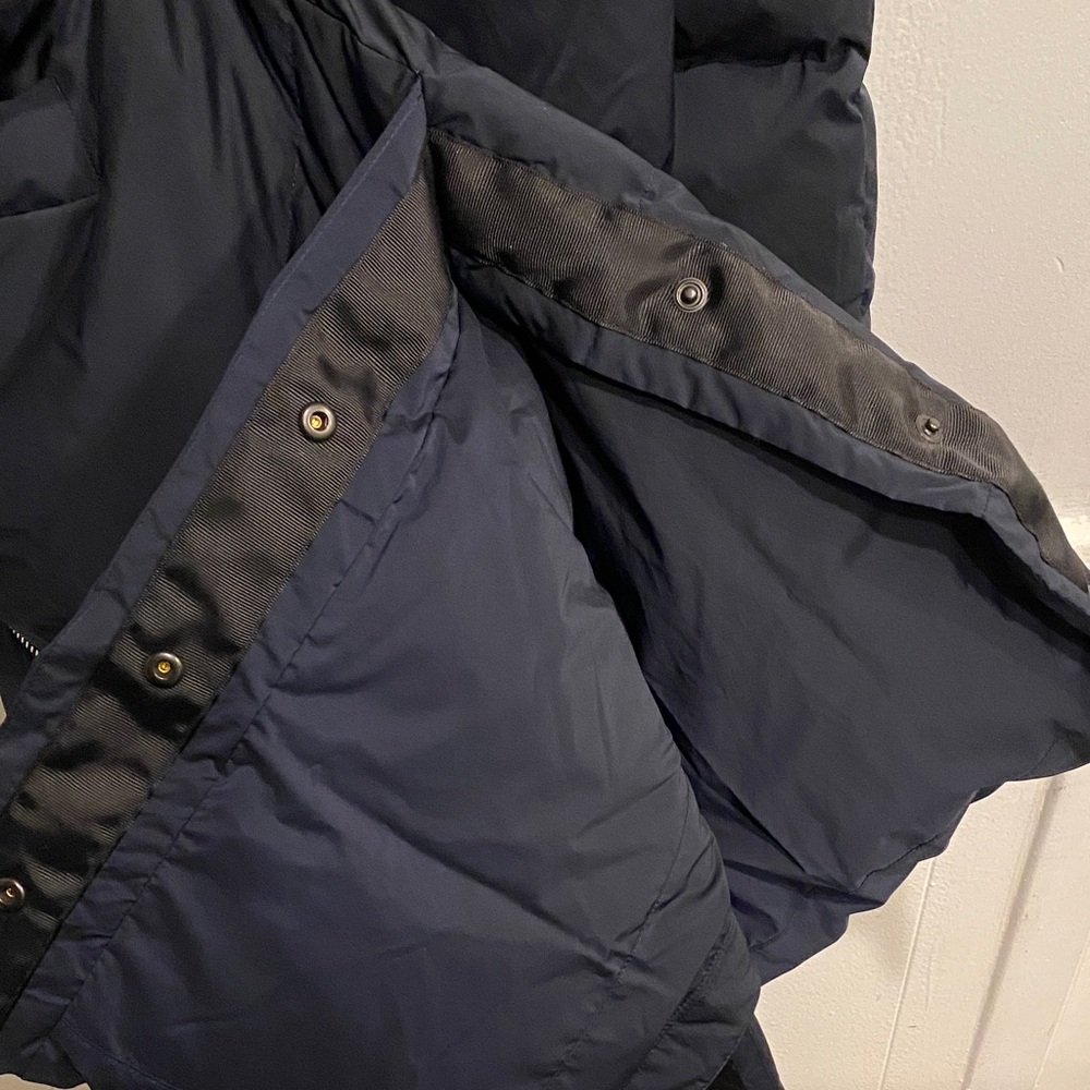 Theory Navy Puffer Coat long with button on side - Picture 5 of 8